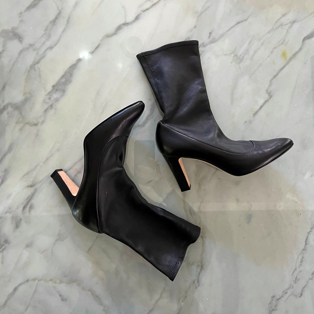 LIKE NEW: Manolo Blahnik Leather Ankle Booties